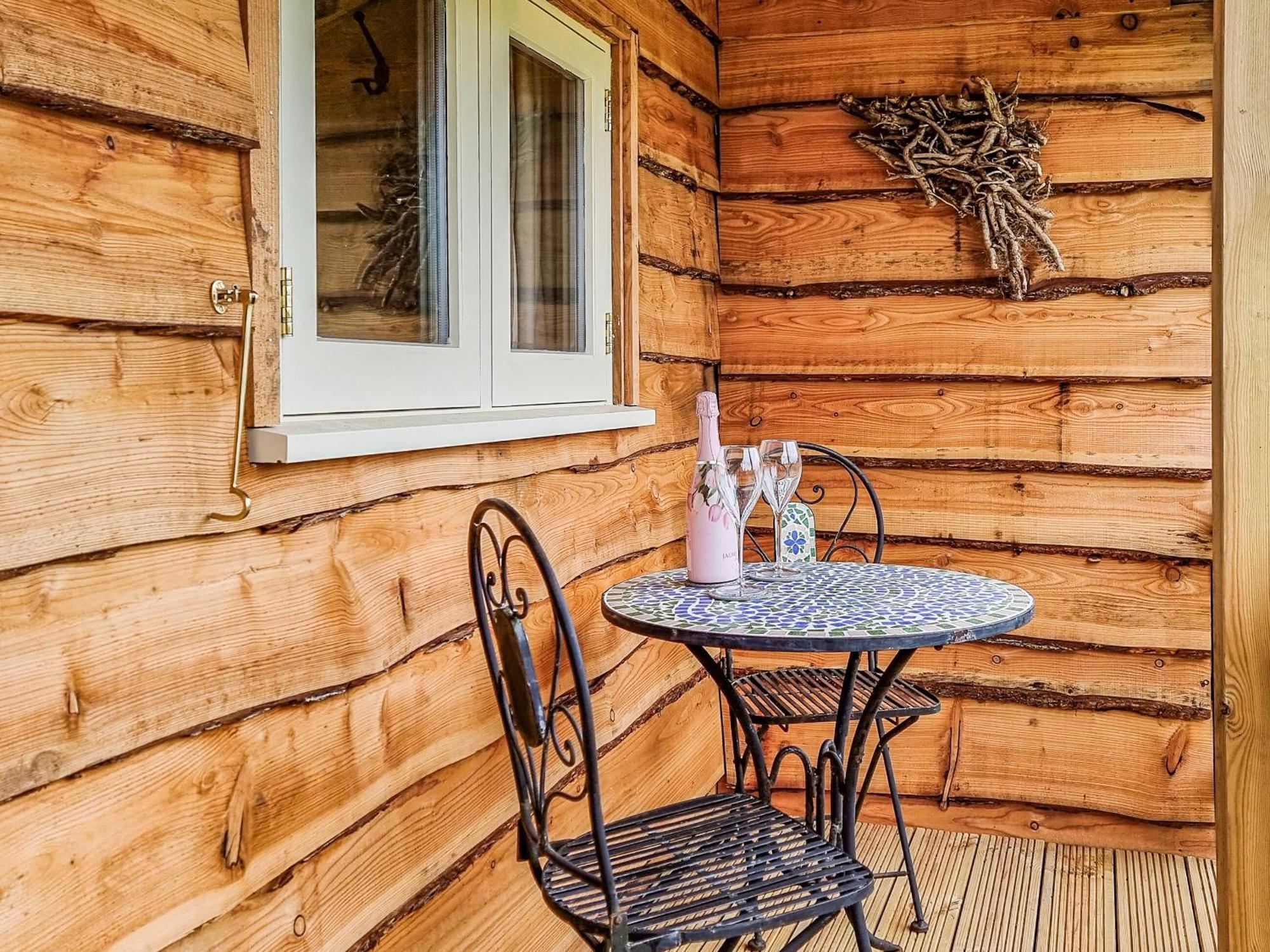 Walnut Lodge Wells Bagian luar foto