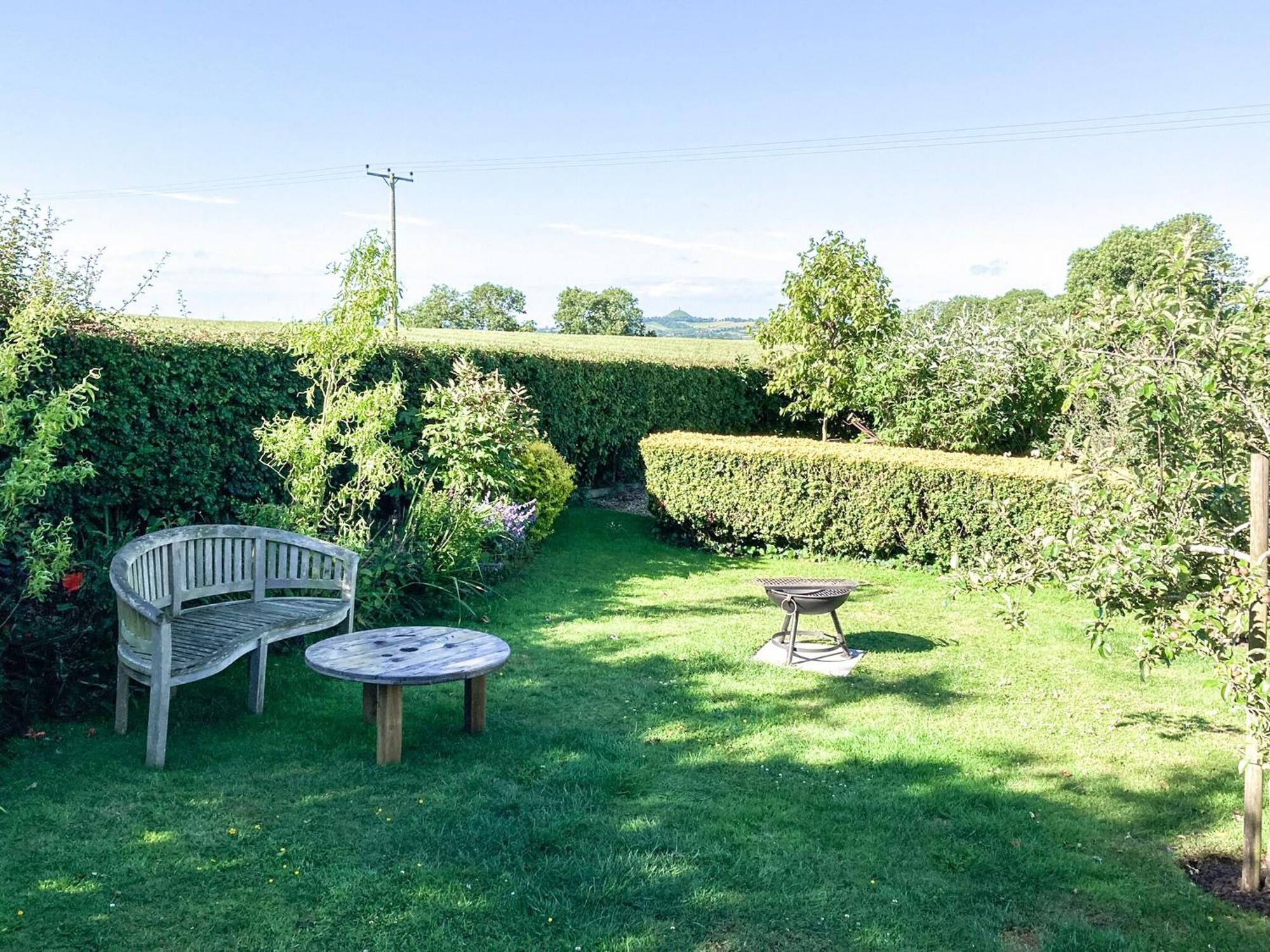 Walnut Lodge Wells Bagian luar foto