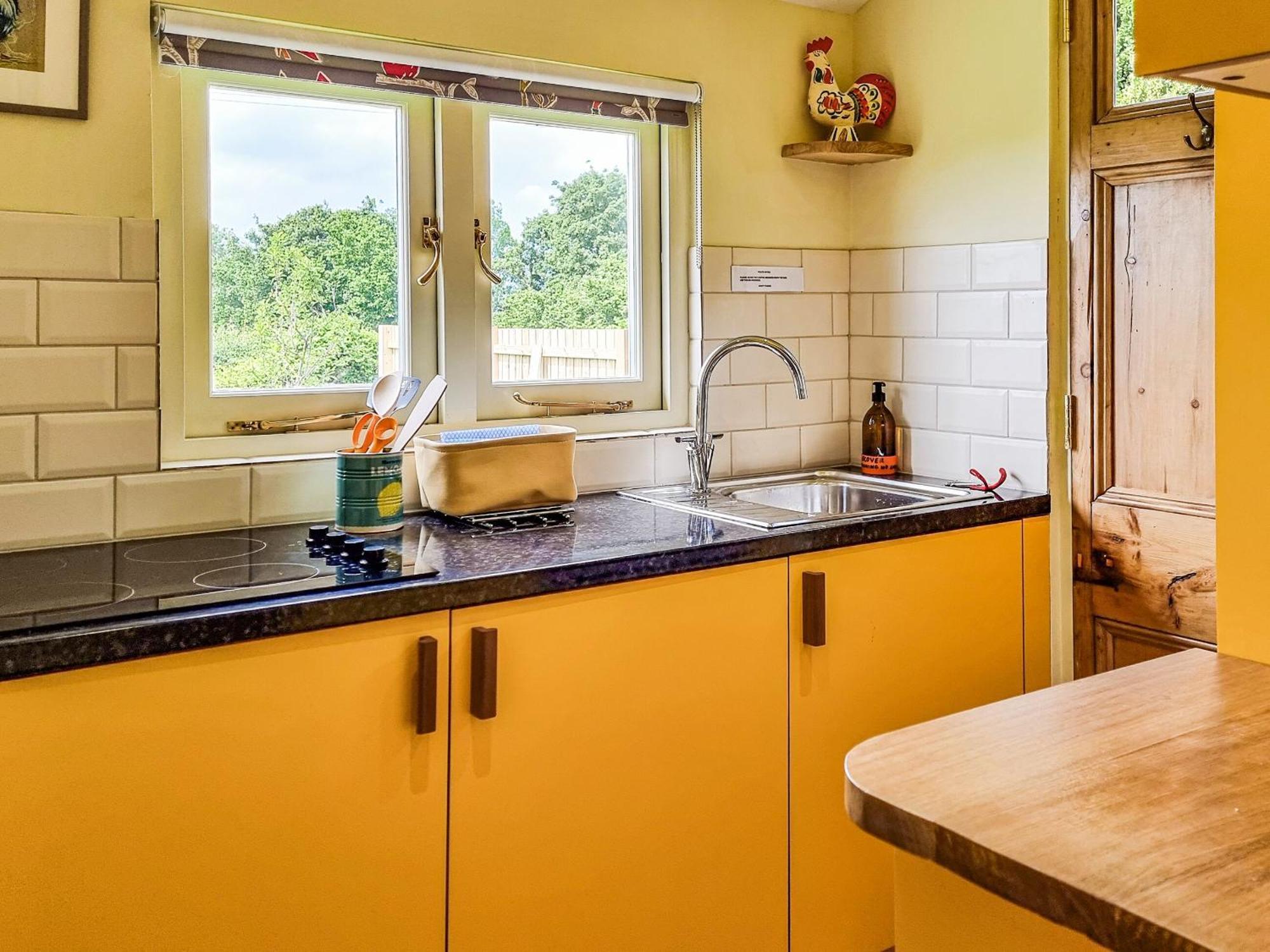 Walnut Lodge Wells Bagian luar foto